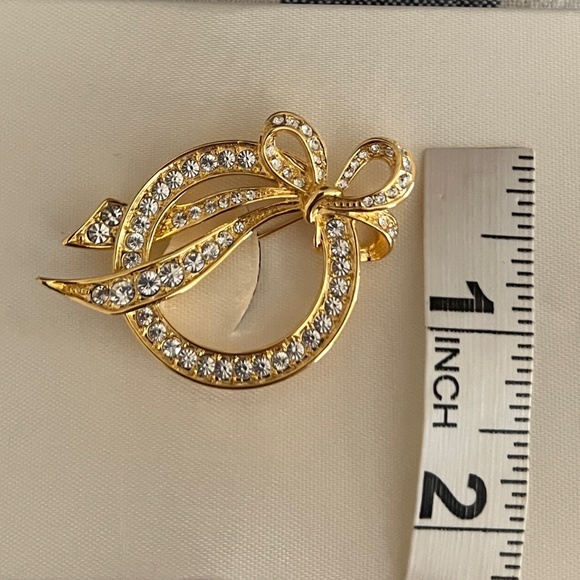 NIB Nolan Miller Crystal Heirloom Brooch Pin - Picture 6 of 7